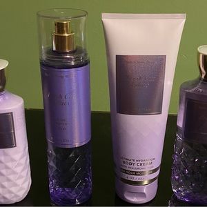 Bath & Body Works Fresh Cut Lilac 4-Piece Christmas Gift Set